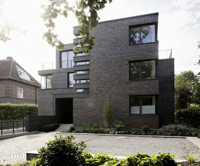 Elbchaussee 83 - Straßenfassade